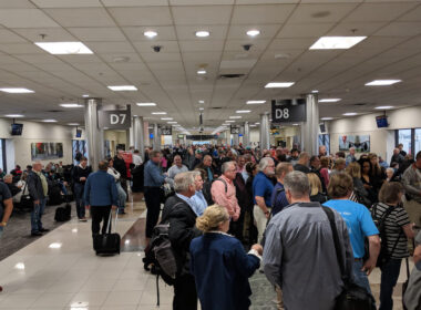 chaos_at_atlanta_airport_after_gun_fires_accidentally.jpg