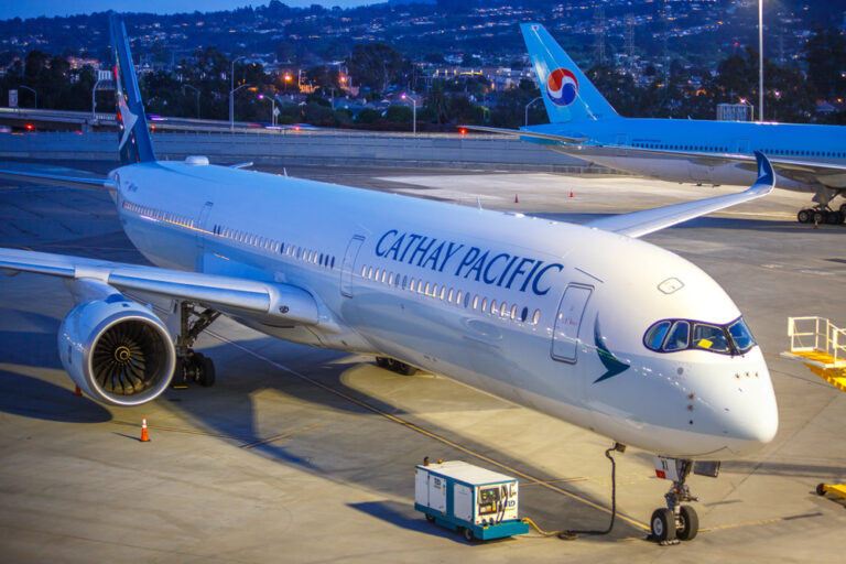 April,6th,,2019.,San,Francisco,,California.,A,Cathay,Pacific,A350-900