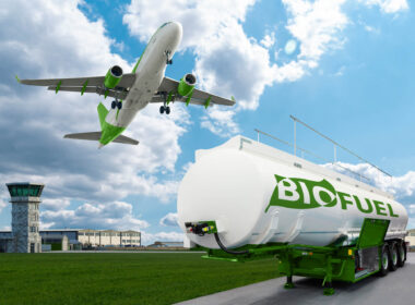 image_of_an_airplane_and_biofuel_tanker_at_an_airport.jpg