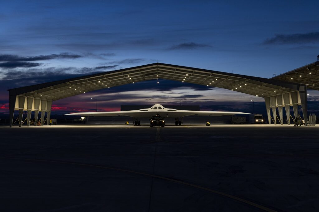 Northrop Grumman B 21 Raider hangar