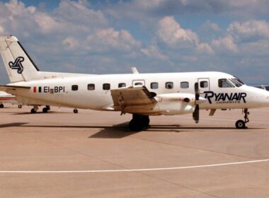 Ryanair_EMB-110