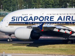 singapore_airlines_airbus_a380_taxiing_at_manchester_airport_man.jpg