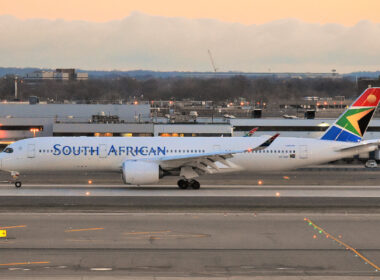 south_african_airways_airbus_a350-941_zs-sdf_arriving_at_jfk_airport-2.jpg