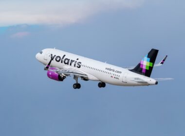 Denver,,Usa-october,17:,Airbus,A320,Operated,By,Volaris,Takes,Off